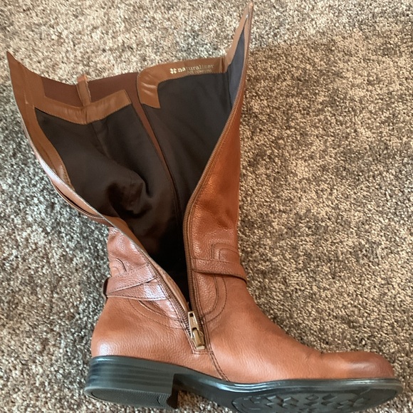 EUC Naturalizer Riding Boots - 7M - Calf Area Stretch Inserts - Picture 7 of 17